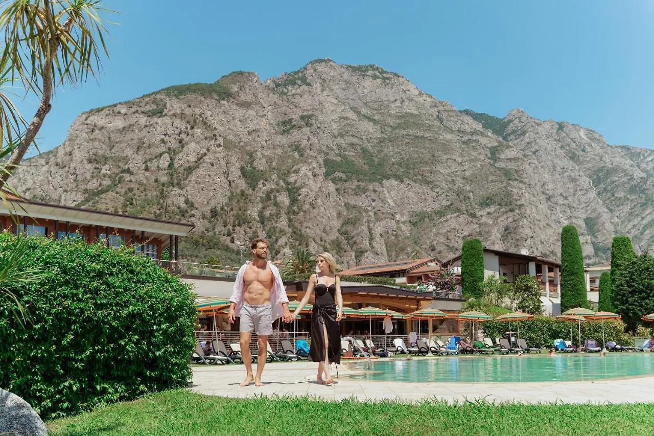 Hotel Du Lac Limone sul Garda 4*,